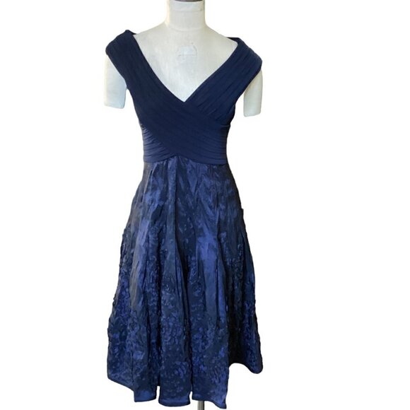 Adrianna Papell Fit and Flare Elegant Cocktail/Party Dress Sz 8 Navy Blue 211B - Picture 3 of 11